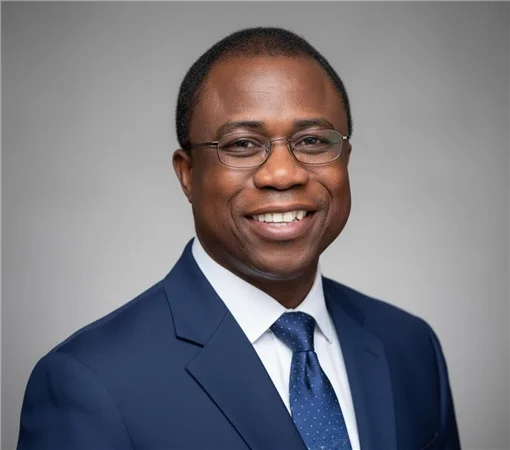Photo of Dr. Paul Meenu